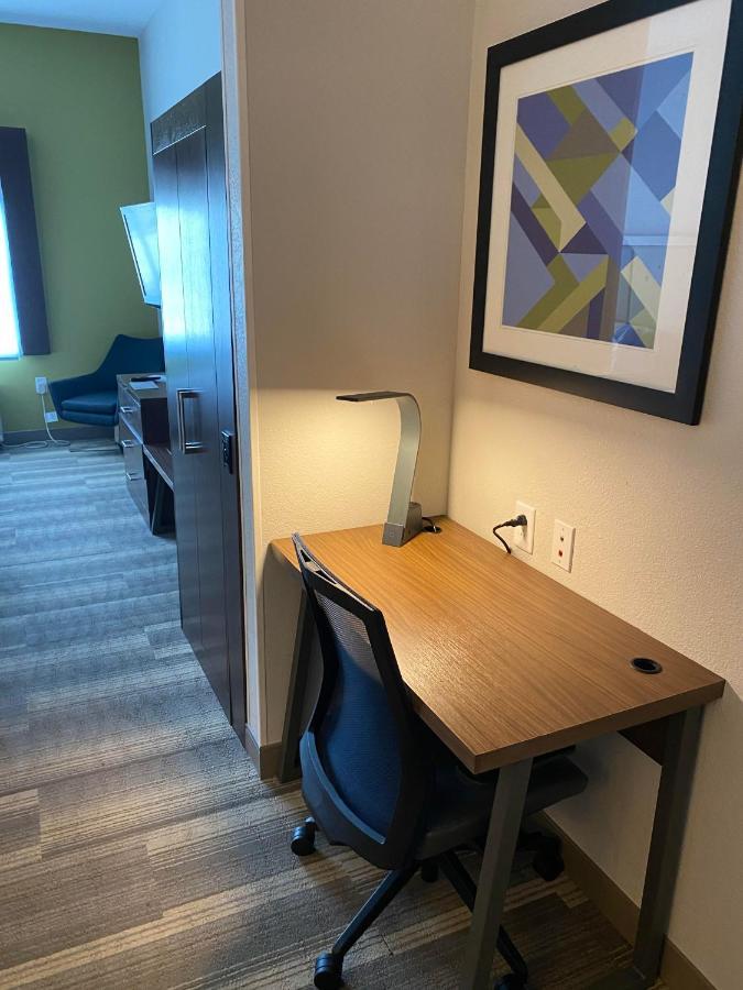 Holiday Inn Express & Suites Columbia-I-26 @ Harbison Blvd By Ihg Exterior foto