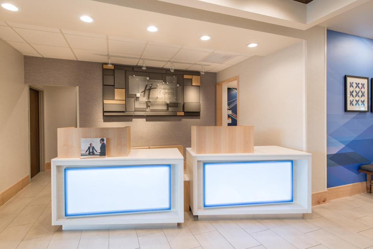 Holiday Inn Express & Suites Columbia-I-26 @ Harbison Blvd By Ihg Exterior foto